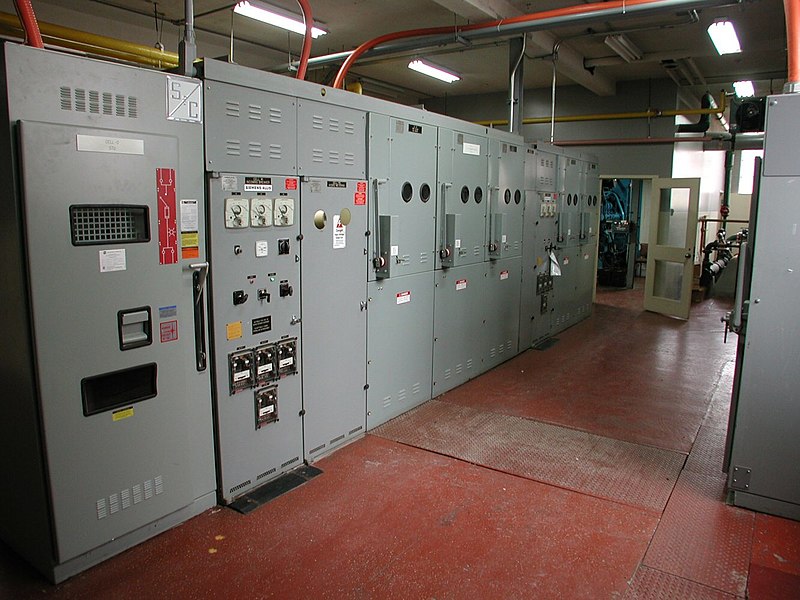 Centrale 800px-Electrical switchgear.JPG