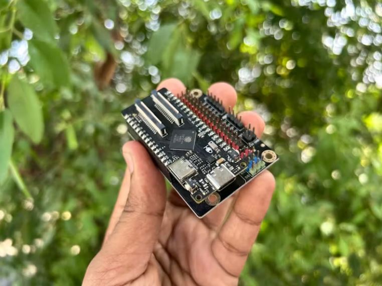 Real Time System Telemetry Dashboard with FireBeetle ESP32P4 a2b.JPG