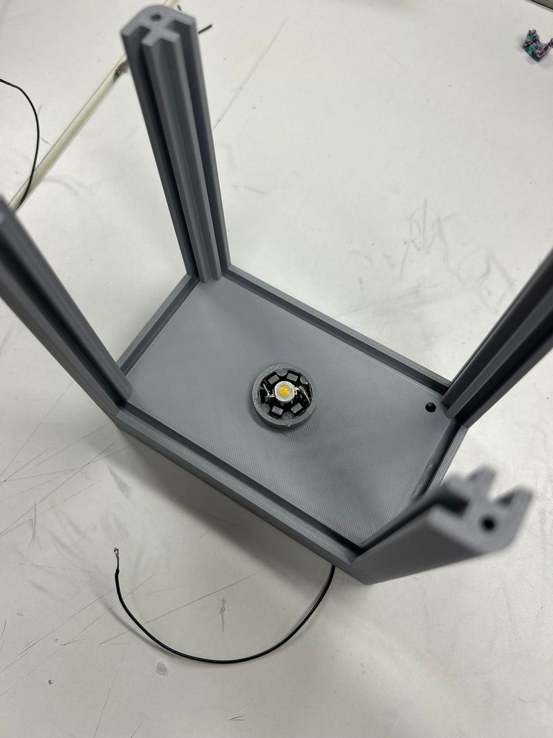 Lampe solaire batterie recycl e Image 2 .jpeg