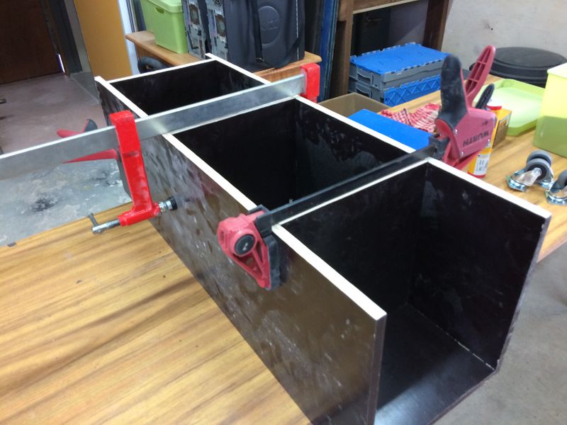 Fichier:Meuble à roulettes pour enceintes M Audio IMG 2558.JPG