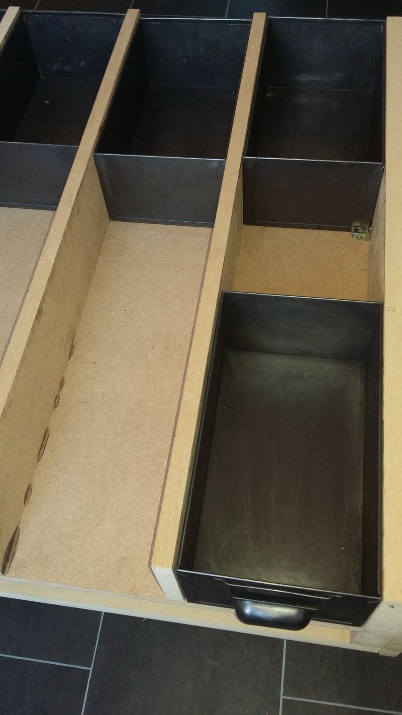 Table basse en bois avec tiroirs m tal TABLE separation en MDF pour tiroirs.jpg