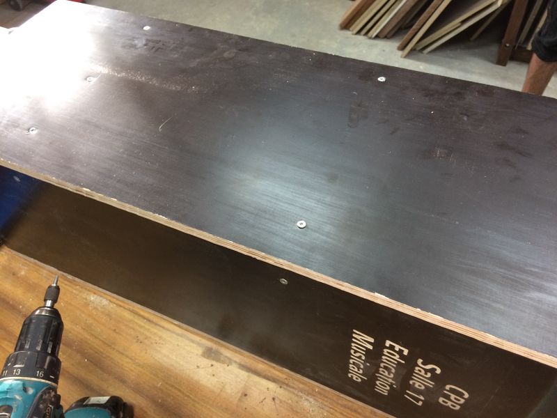 Fichier:Meuble à roulettes pour enceintes M Audio IMG 2564.JPG