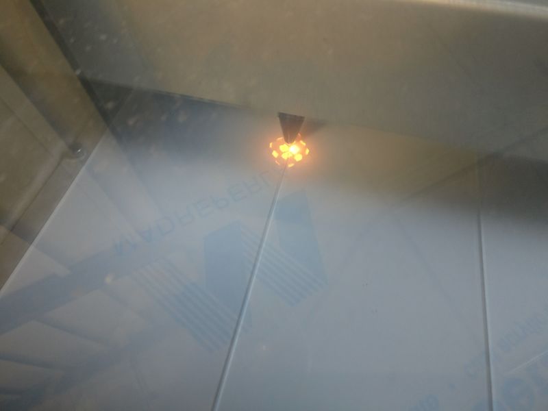 Création de lampe au laser avec panneaux modulaires (concours trotec) decoupe plexi.jpg