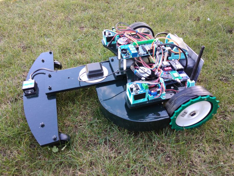 Robot Tondeuse guid par GPS RTK IMG 20230922 153448.jpg
