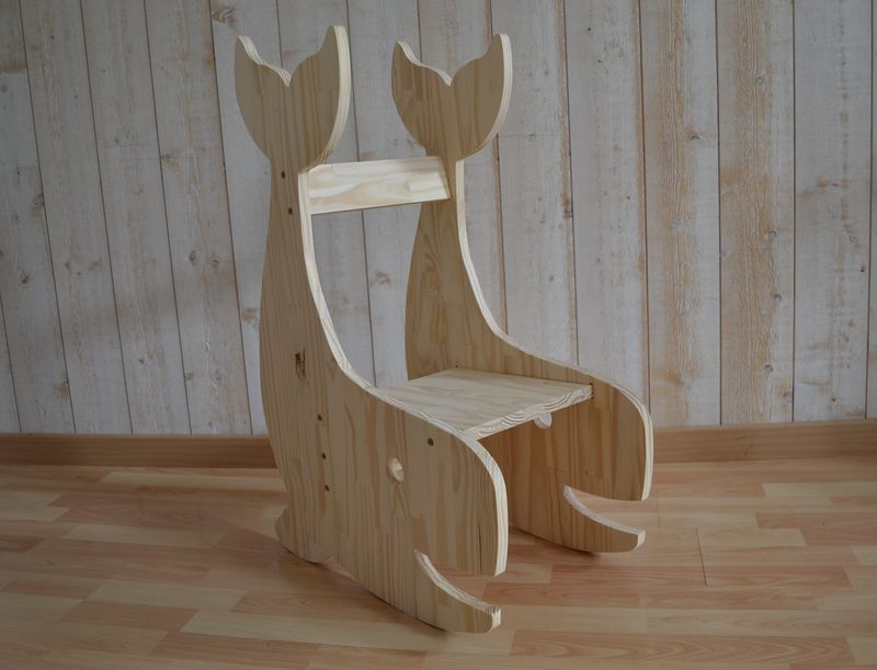 Chaise en bois pour enfant Photo t te.jpg