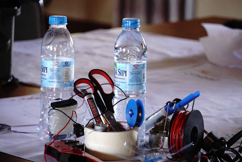 Water Bottle fan Tools and Materials.jpg