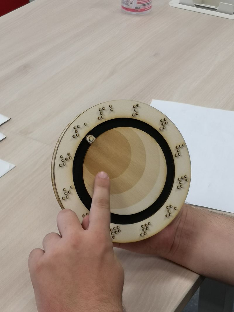 Tactus Horloge pour malvoyant aveugle IMG 20210910 115443.jpg