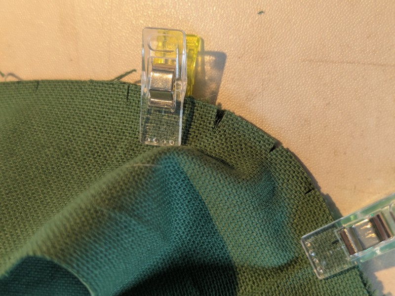 Peluche de feuille d arbre face 1 b.jpg