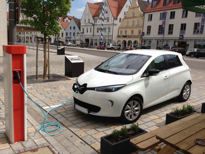 Klaxon pour ZOE Renault Zoe charging.jpg