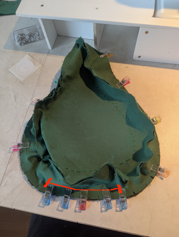 Peluche de feuille d arbre face 2 a.png