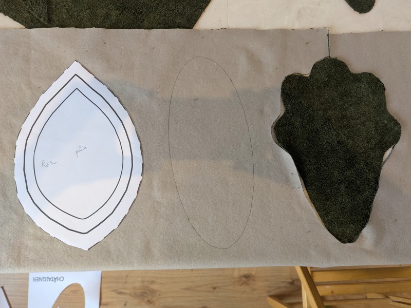 Peluche de feuille d arbre d coupage du tissu.jpg