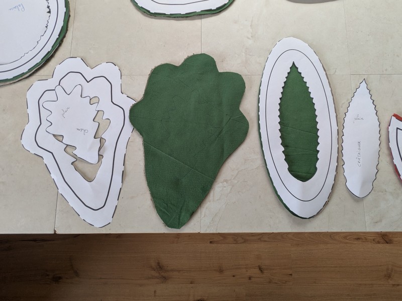 Peluche de feuille d arbre broderie trac .jpg