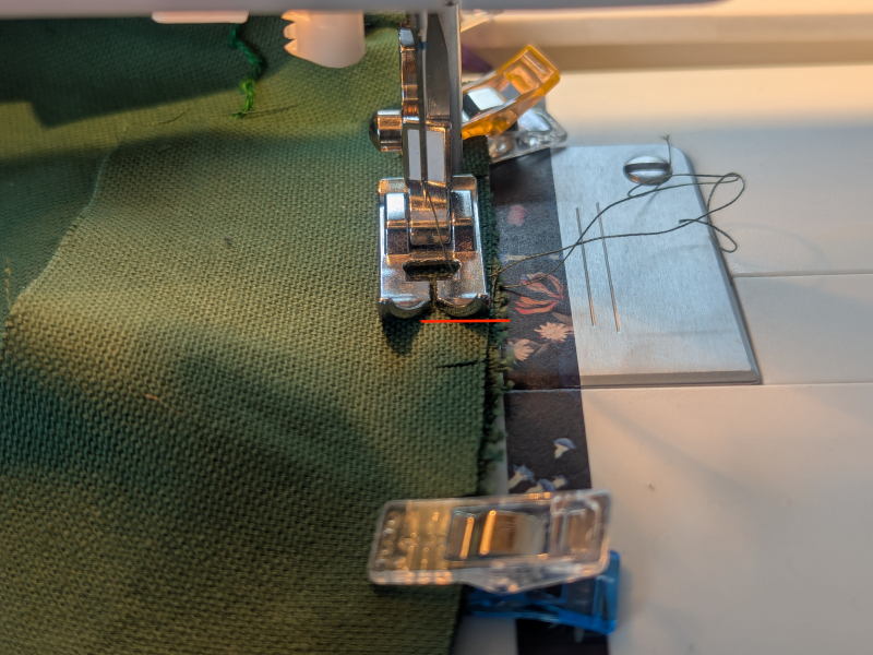 Peluche de feuille d arbre face 1 c.png