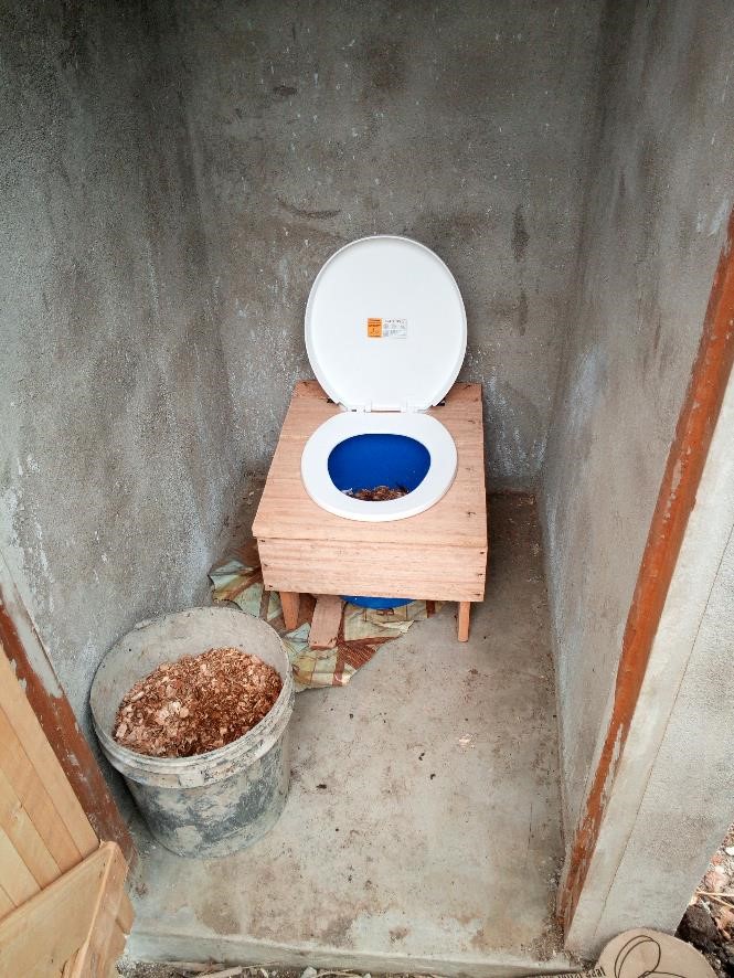 Humanure Dry Toilets, low-tech tricks SIY-TS-20-002-HumanureDryToilets-Pic020.jpg