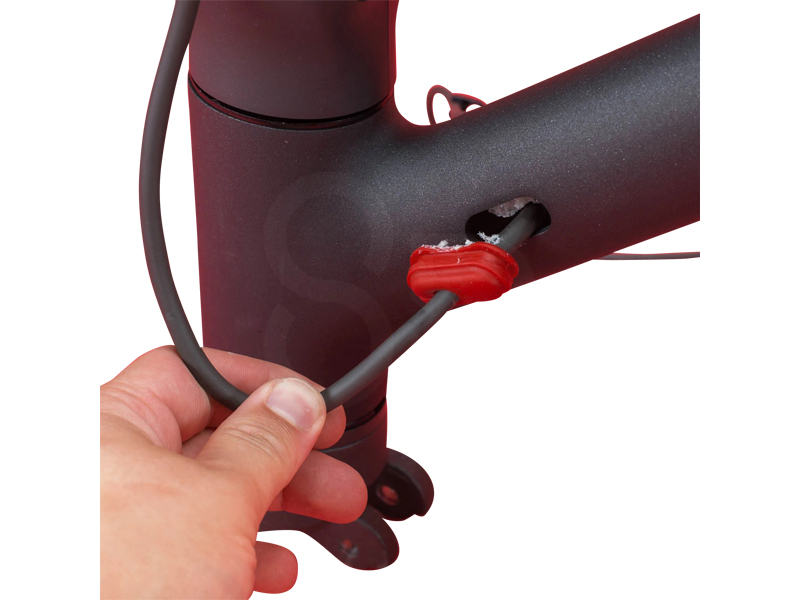 Fichier:Replace kickstand Scooters Direct Xiaomi M365 Pro Scooter Teardown motor cable release grommit 5 11zon.jpg