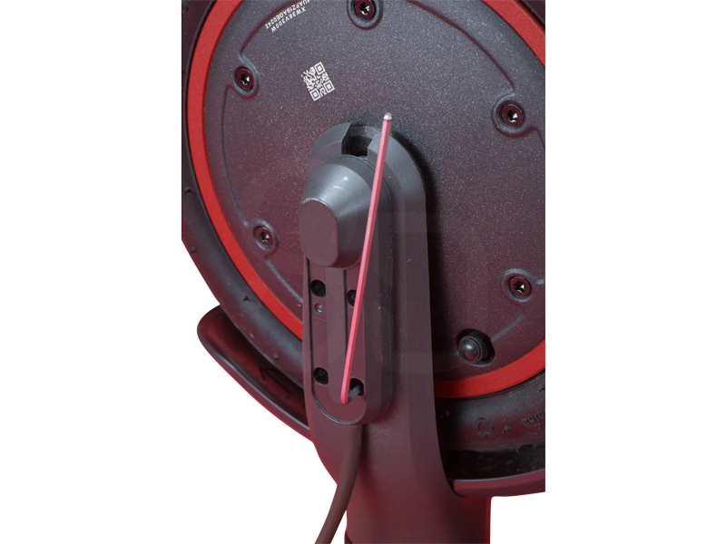 Fichier:Replace kickstand Scooters Direct Xiaomi M365 Pro Scooter Teardown front wheel hub right cap removal 58 11zon.jpg