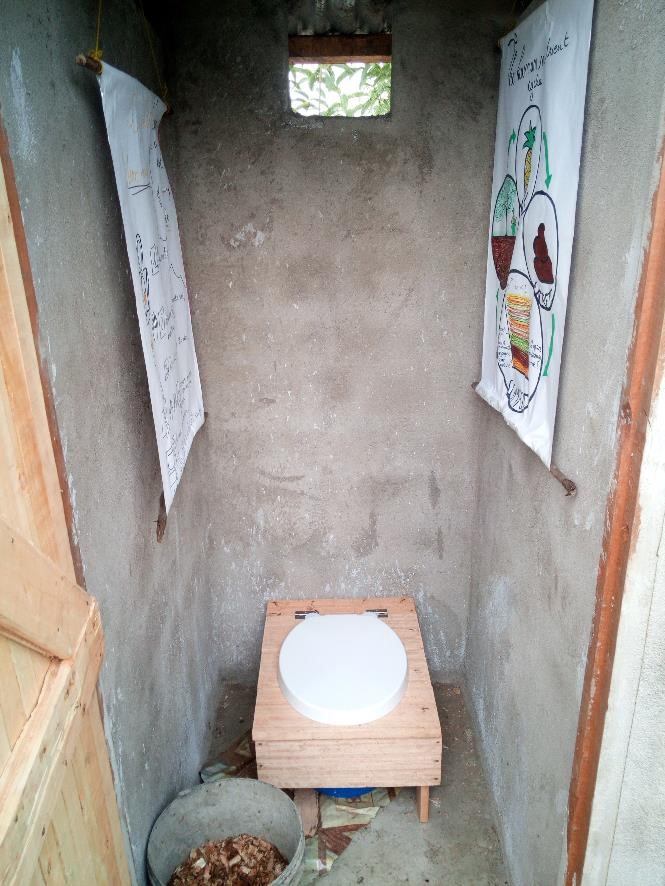 Humanure Dry Toilets, low-tech tricks SIY-TS-20-002-HumanureDryToilets-Pic023.jpg