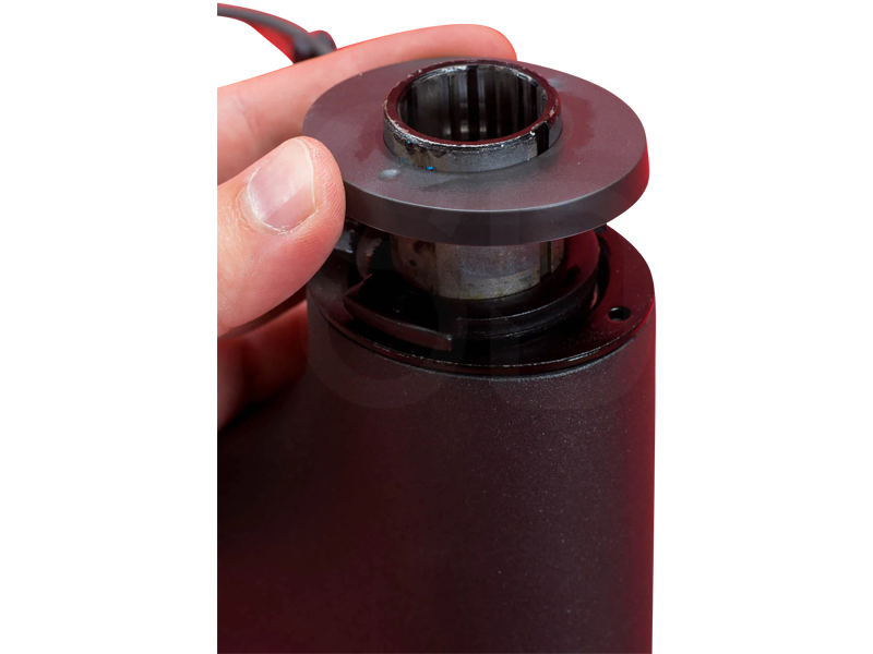 Fichier:Replace kickstand Scooters Direct Xiaomi M365 Pro Scooter Teardown fork bearing cap removal 44 11zon.jpg