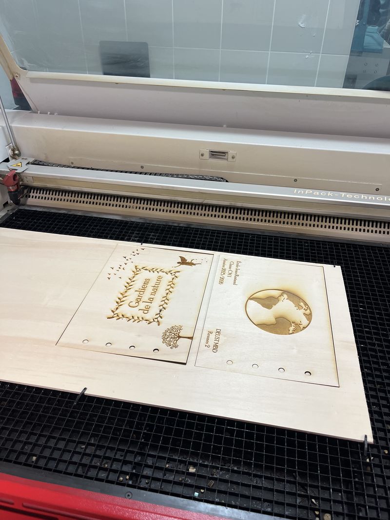 Cr ation de la couverture et quatri me de couverture d un livre en bois IMG 9158.jpg