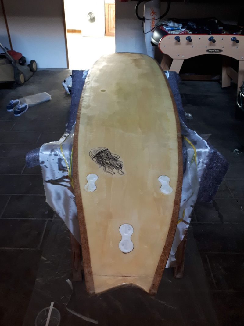 Surf en bois (hollow) 20180702 185059.jpg