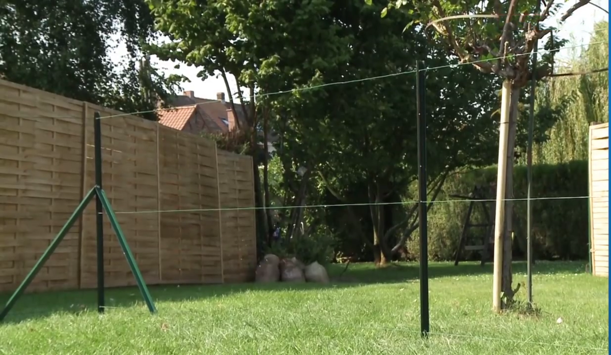 Poser du grillage souple — Wikifab