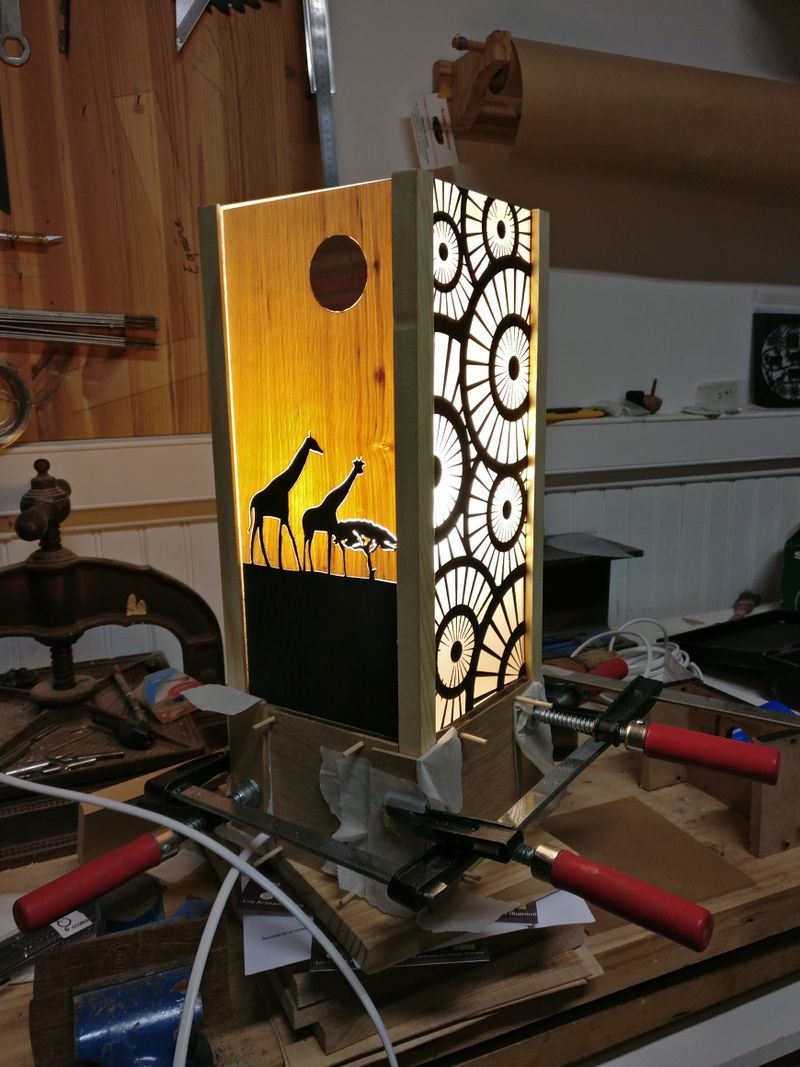 Création de lampe au laser avec panneaux modulaires (concours trotec) IMG 20171220 215351.jpg