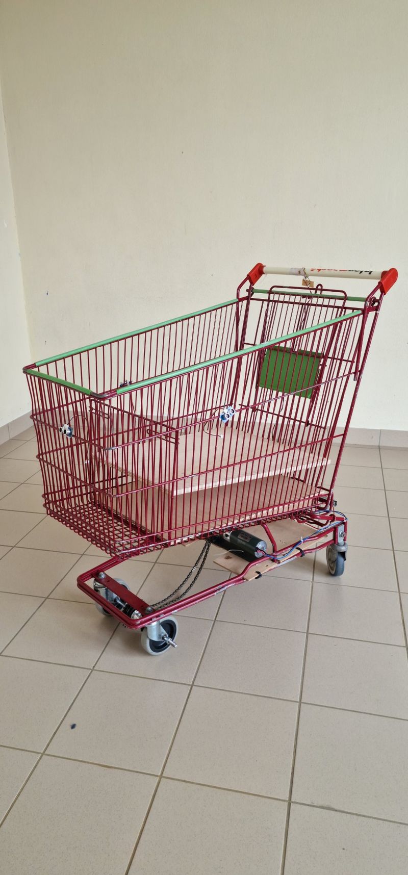 Caddie motoris pour personne a mobilit r duite thumbnail 20250526 140054.jpg