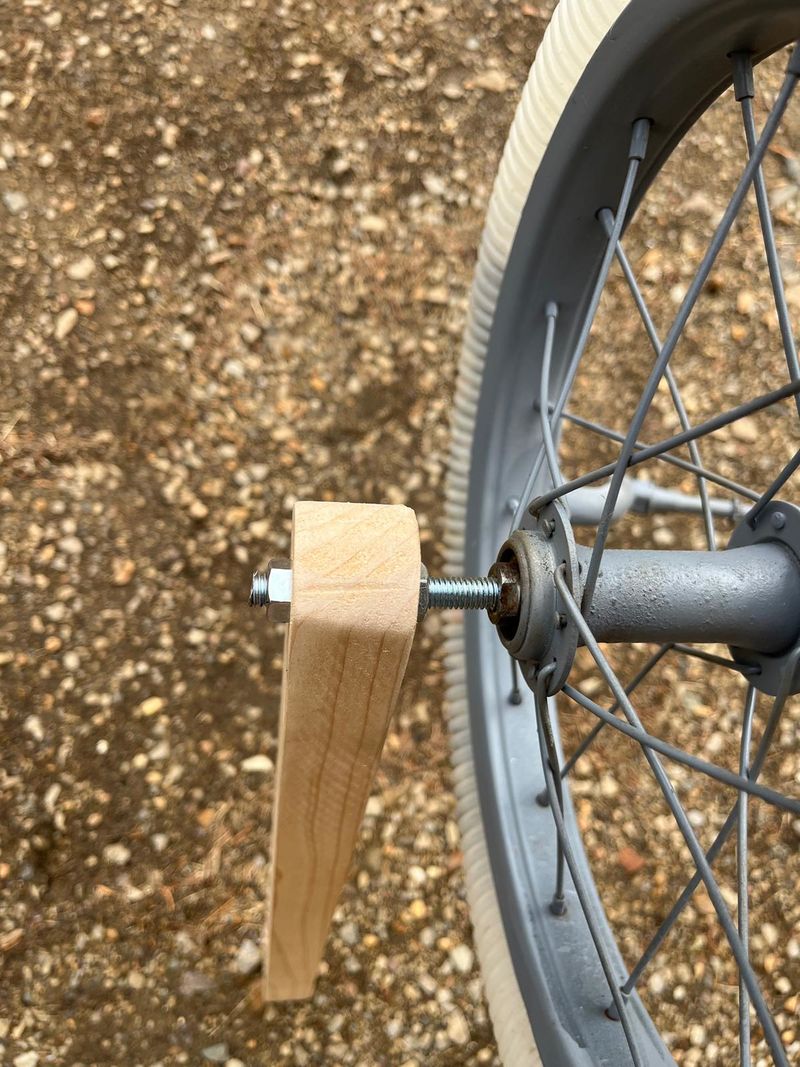 HALTE - Fabrication d un baton de pluie rotatif E03.jpg