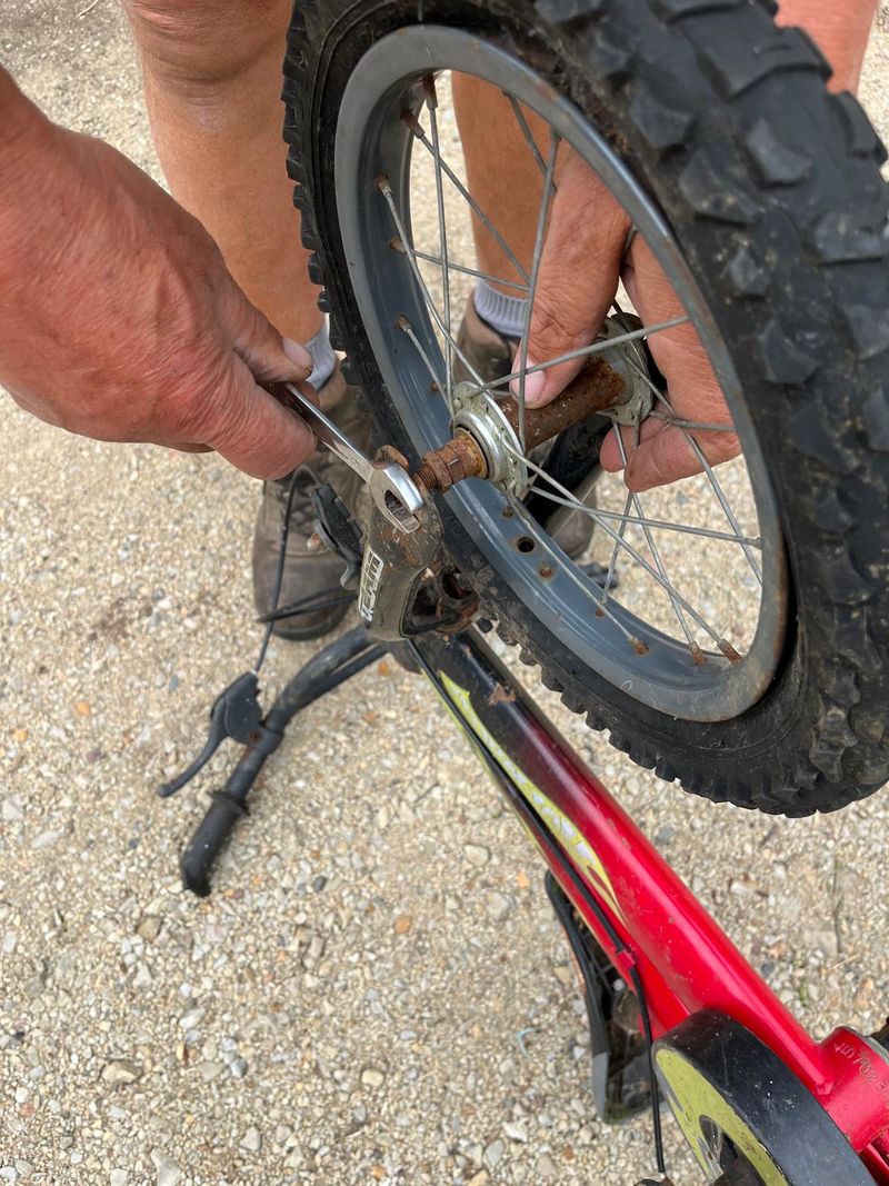 HALTE - Fabrication d un baton de pluie rotatif A2.jpg