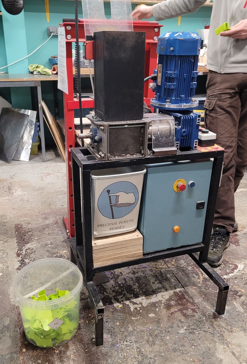 Plaque de plastique . Precious PLlastic. 20250304 105708.jpg