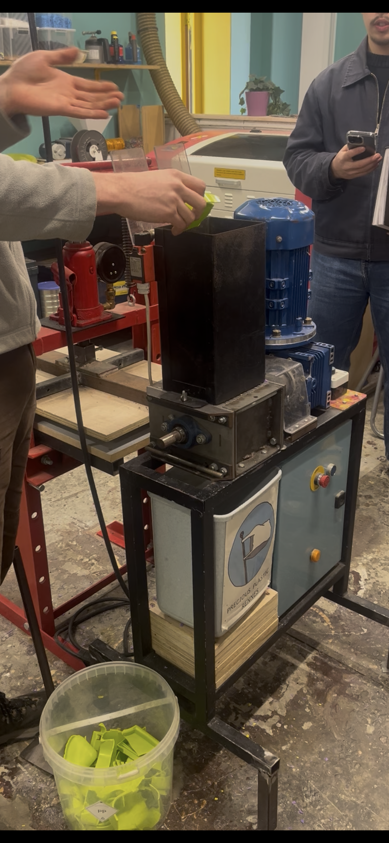 Plaque Precious Plastique image00013.png