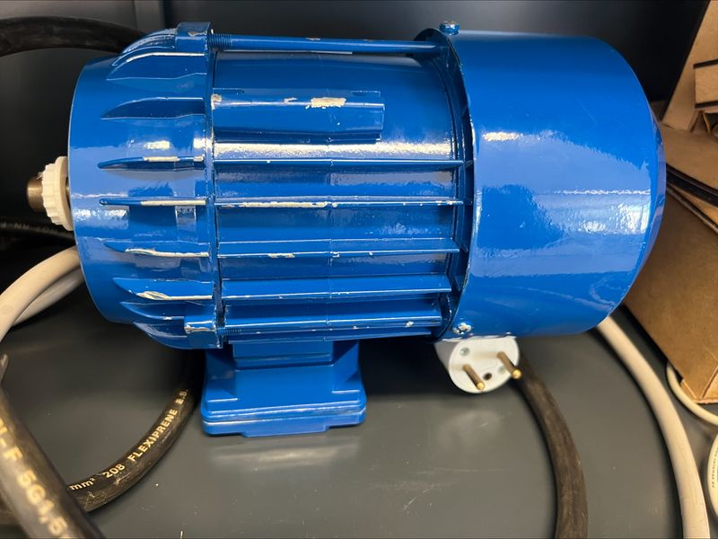 Robot nettoyeur de microbilles plastiques processed-08FF2BB1-7073-42C6-8CF6-B45FD258A2A5.jpeg