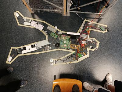 Exposition_Autopsie_d_un_t_l_phone_eui.jpg