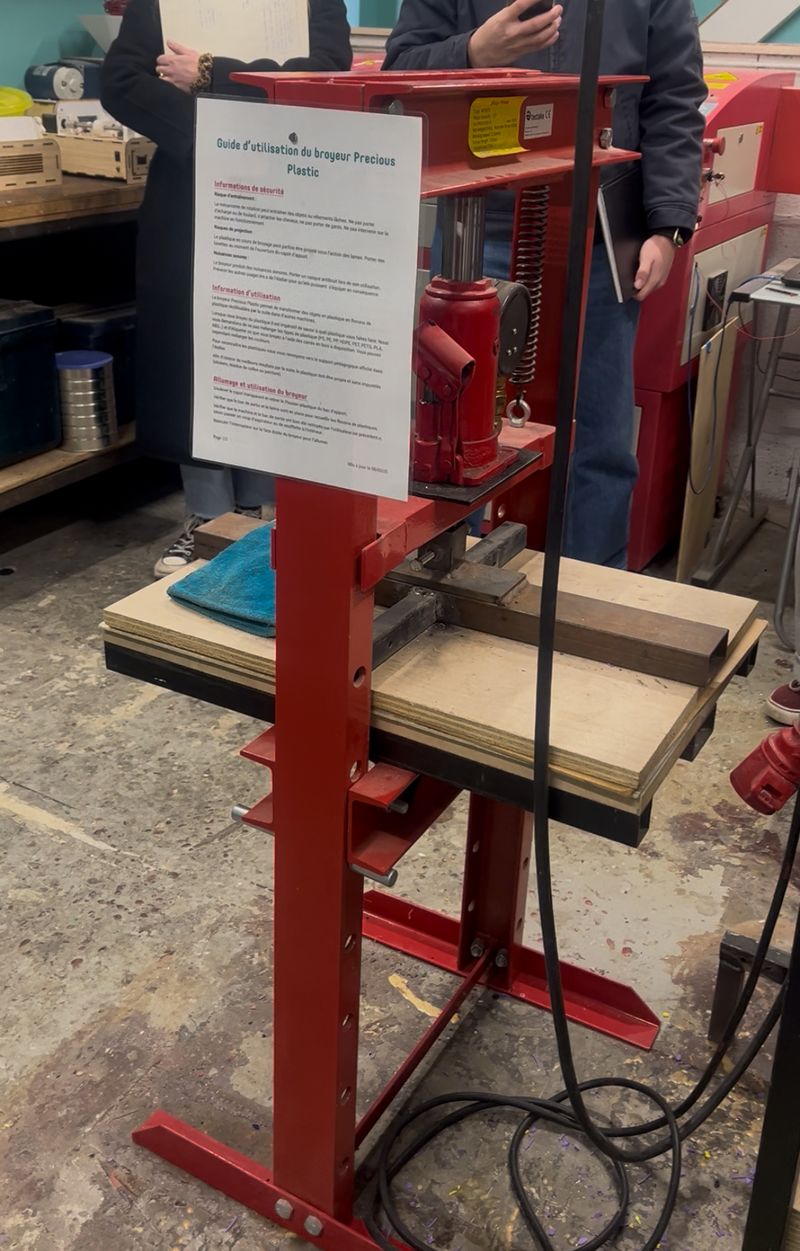 Plaque Precious Plastique image00009.jpeg