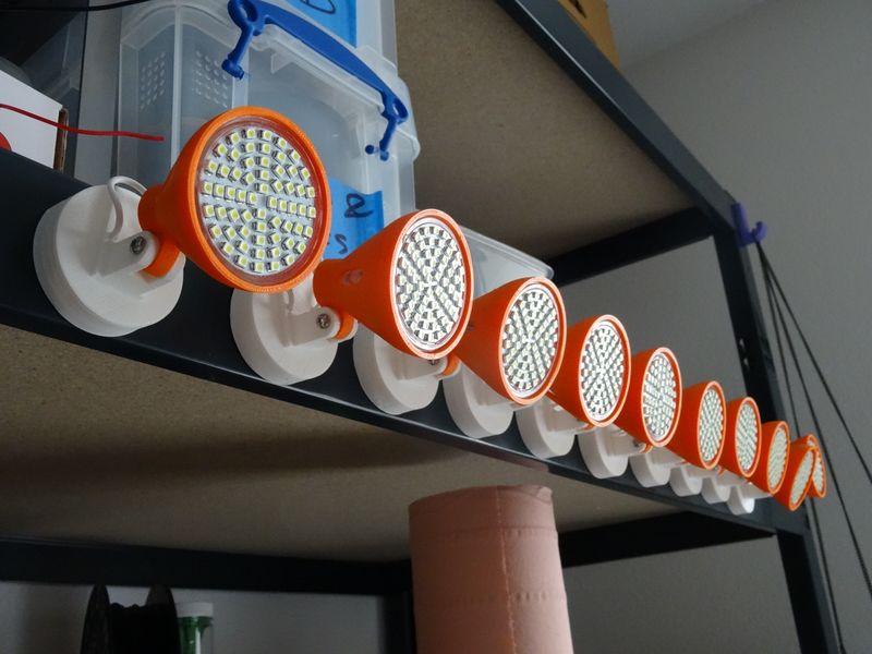 Fichier:Eclairage de cave sur batterie 12V DSC03616.JPG