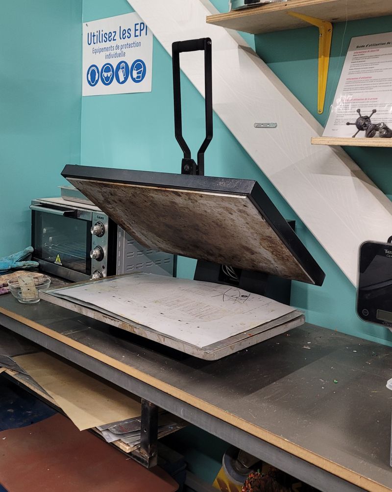 Plaque de plastique . Precious PLlastic. 20250304 110802.jpg