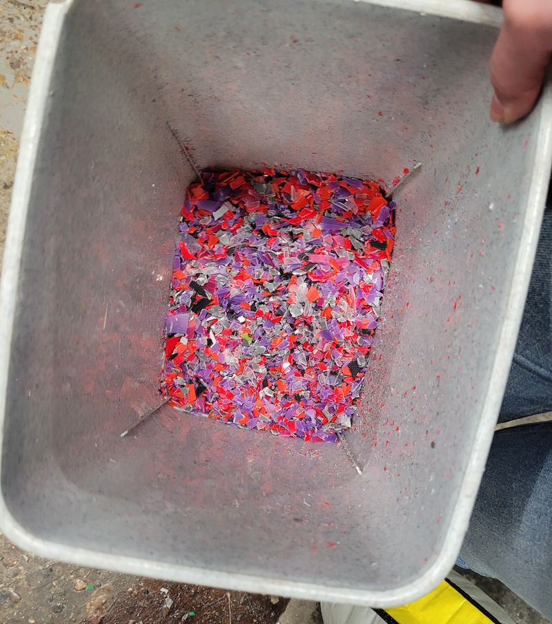 Plaque de plastique . Precious PLlastic. 20250401 103225.jpg