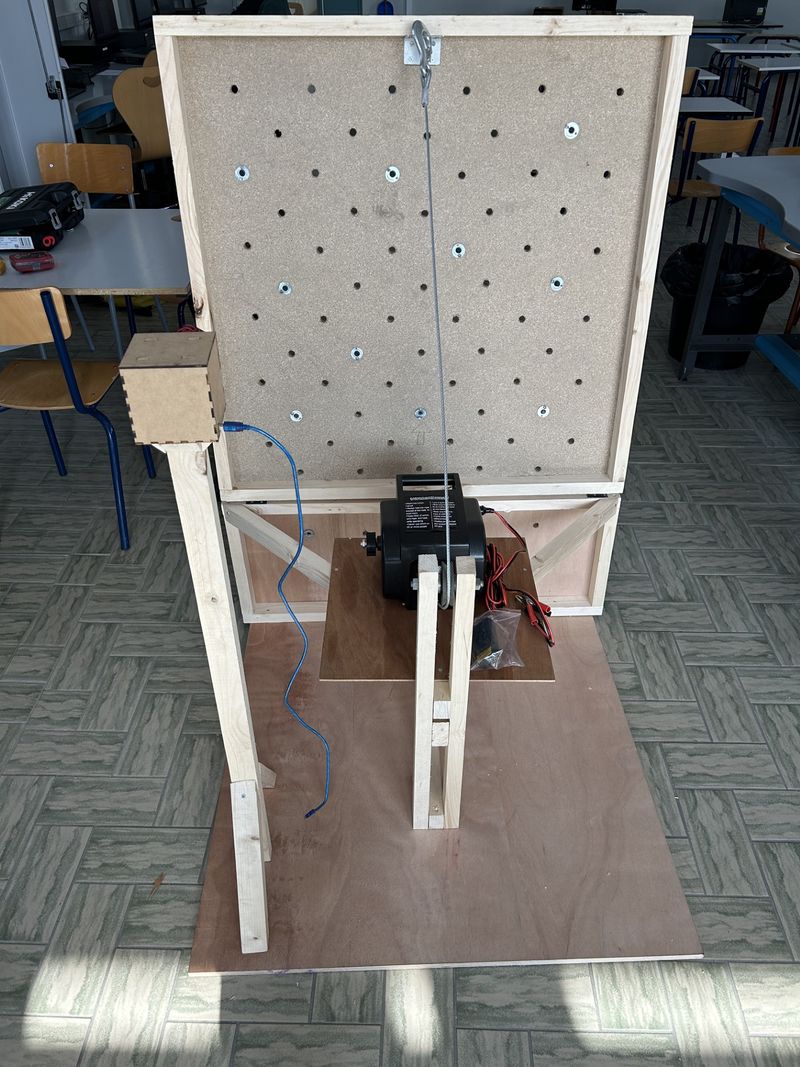 Mur d escalade inclinable et personalisable TREUIL thumbnail IMG 0567.jpg