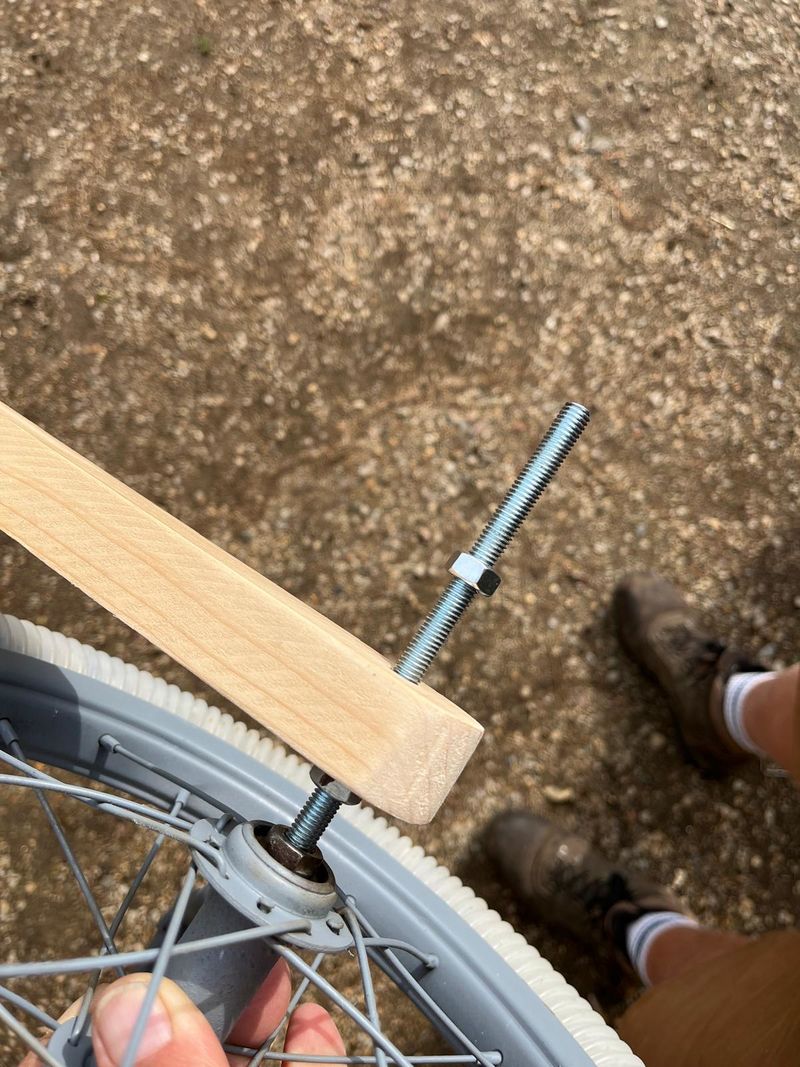 HALTE - Fabrication d un baton de pluie rotatif D04.jpg