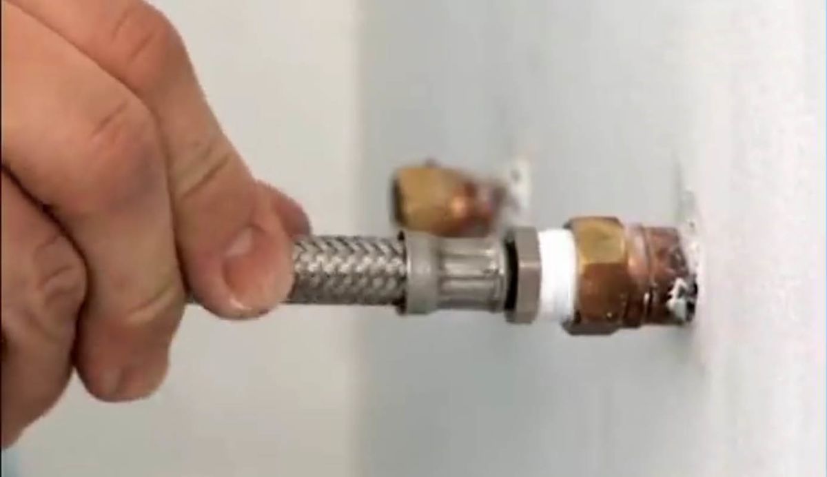 Installer une cabine de douche — Wikifab